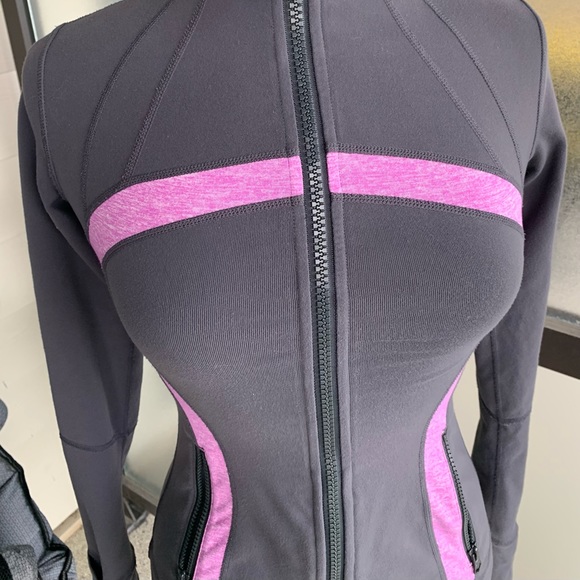 Lululemon jacket, grey with pink, EUC, Size 4 - Picture 10 of 12